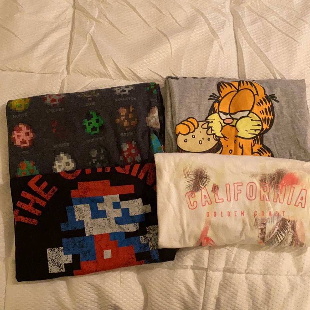 4 Graphic T-shirts S-M LN and NWOT Mario Garfield Minecraft